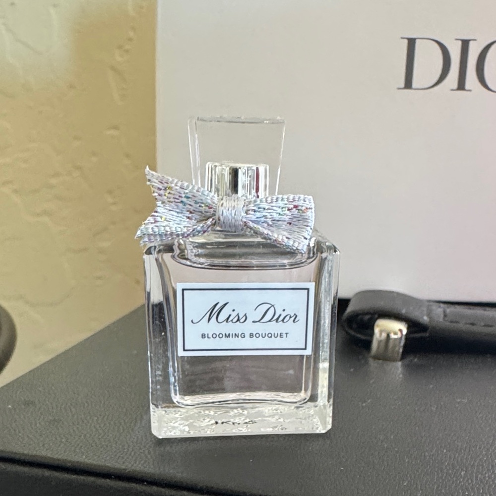 Miss Dior Hot Pink cosmetic Case - Picture 2 of 4